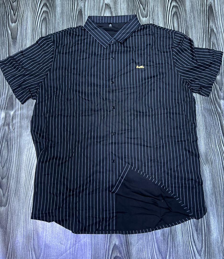 Chemise Homme Bleu Rayures Fines Manches Courtes Logo